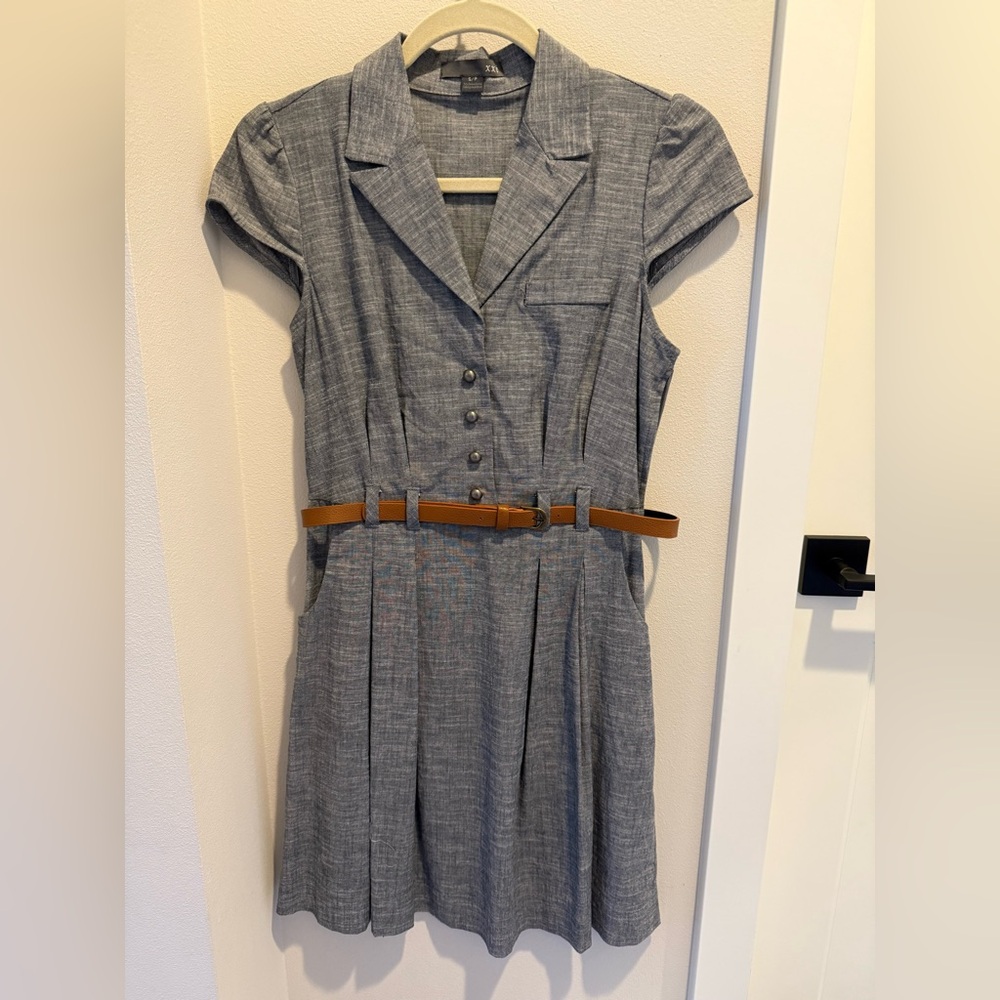 Forever 21 Size S belted button up dress with pockets